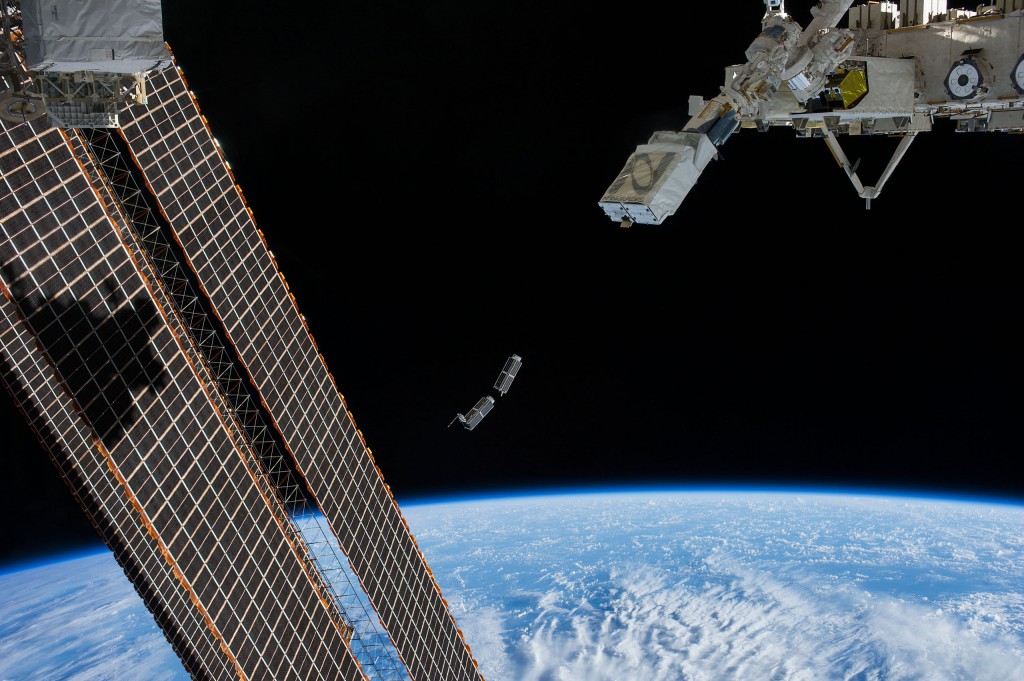 NanoRacksCubeSatLaunch_ISS038-E-056389